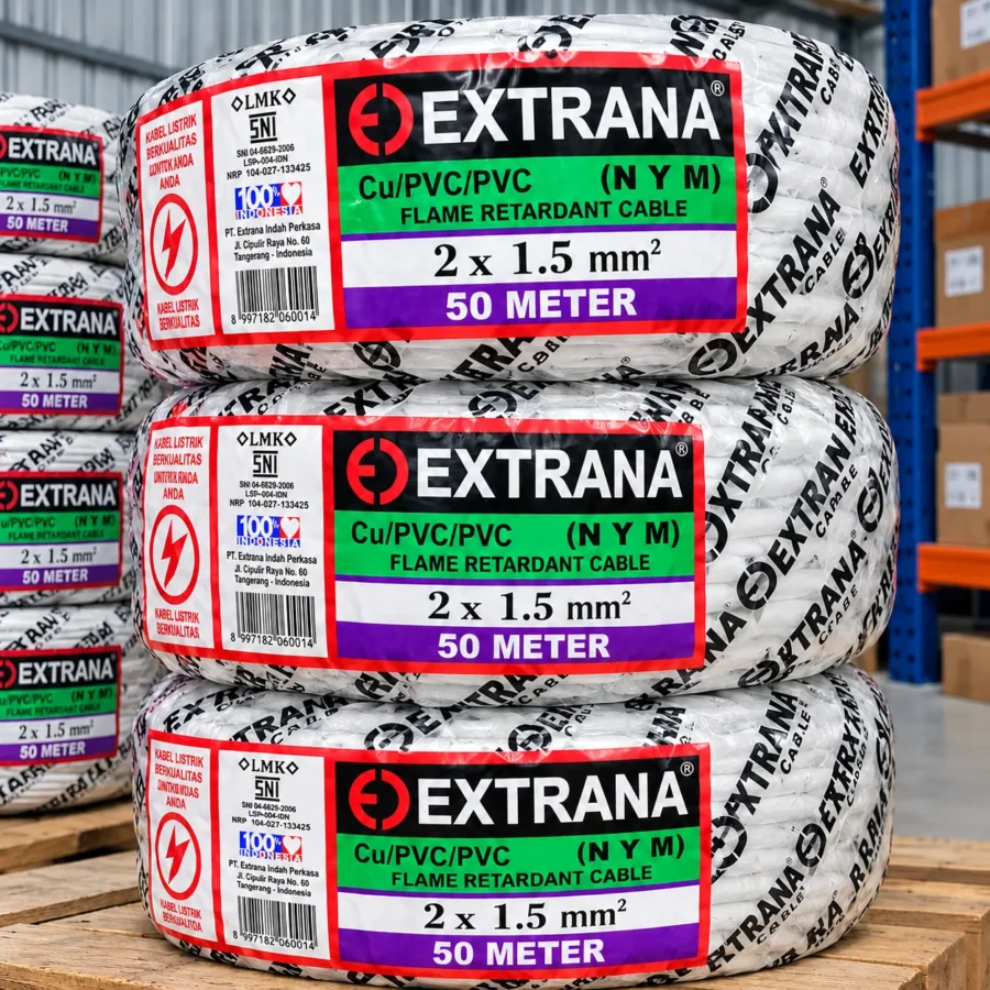 Tiga rol kabel listrik Extrana 2x1.5 mm² 50 meter NYM flame retardant dengan label SNI di gudang Toko Bangunan Sinar Karya Pontianak